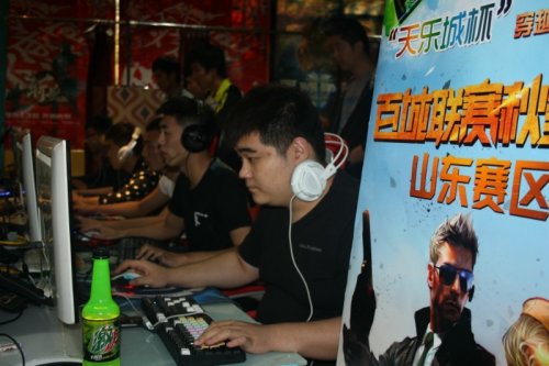 他在持球后 他在持球后